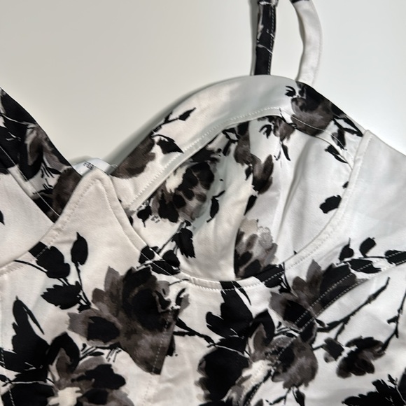 Forever 21 Black and White Floral Bustier - Picture 5 of 8